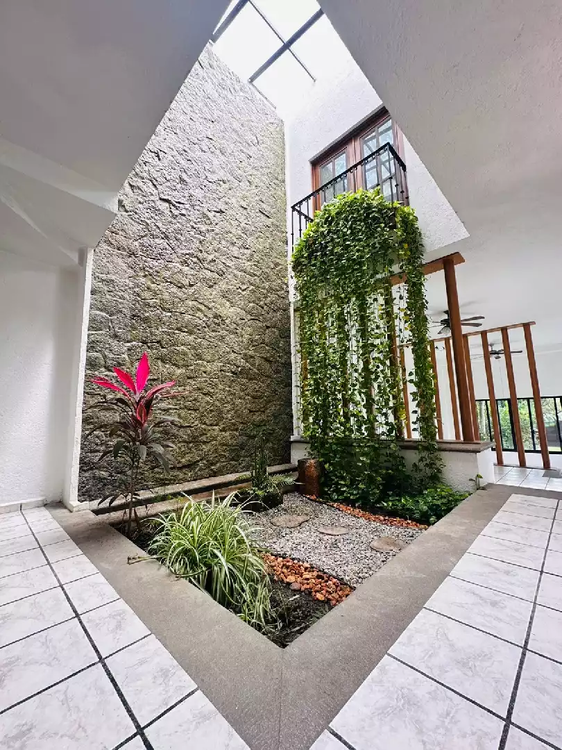 Casa en venta en fraccionamiento en burgos bugambilias