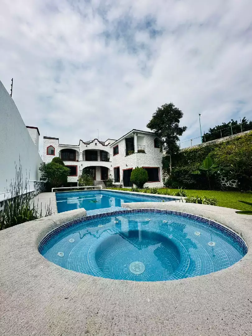 Casa en venta en fraccionamiento en burgos bugambilias