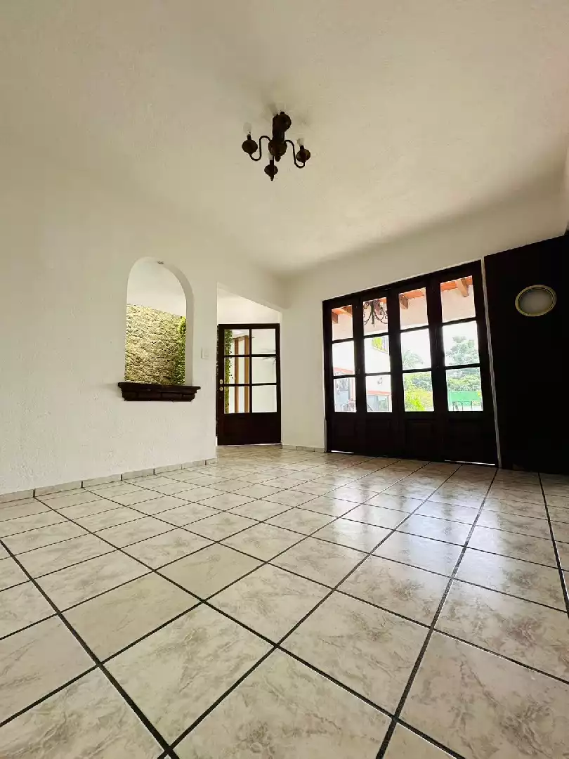 Casa en venta en fraccionamiento en burgos bugambilias
