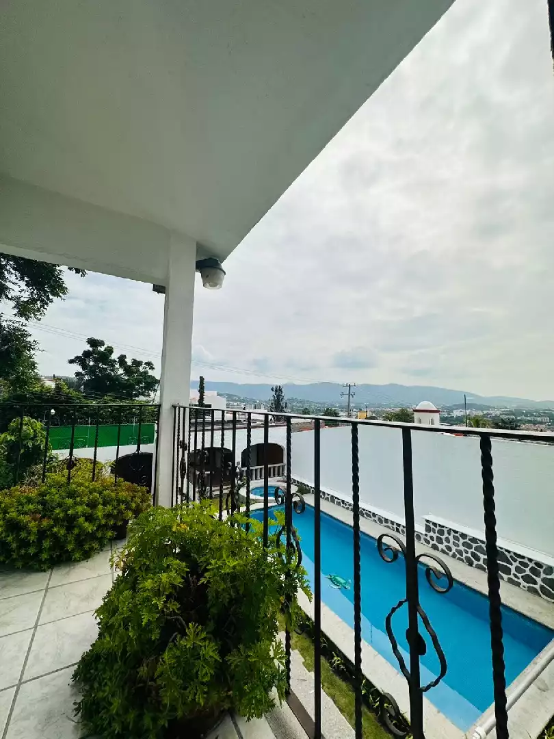 Casa en venta en fraccionamiento en burgos bugambilias