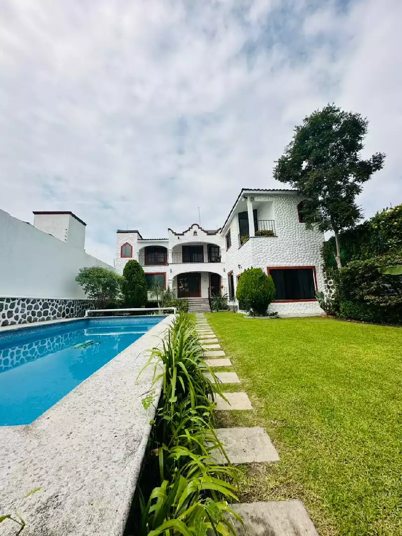 Casa en venta en fraccionamiento en burgos bugambilias