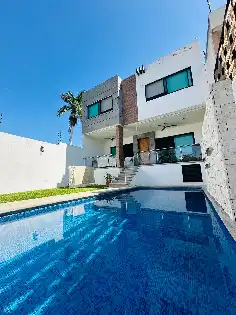 Casa sola en renta en las Trujillo