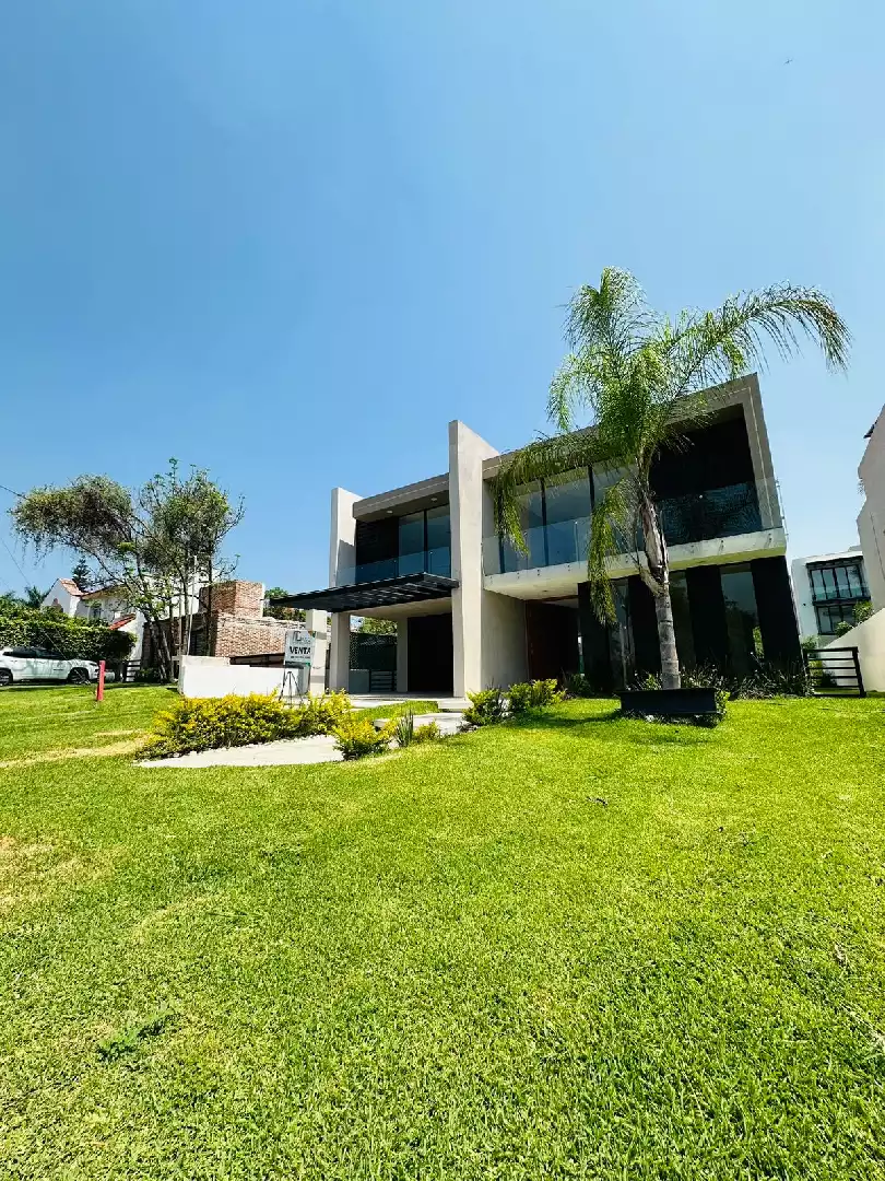 Casa en venta en fraccionamiento en lomas de cocoyoc