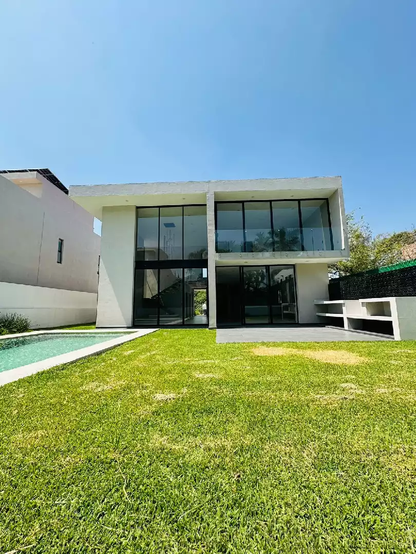 Casa en venta en fraccionamiento en lomas de cocoyoc