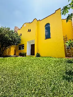 Casa en venta en fraccionamiento en Jardínes de Ahuatlan