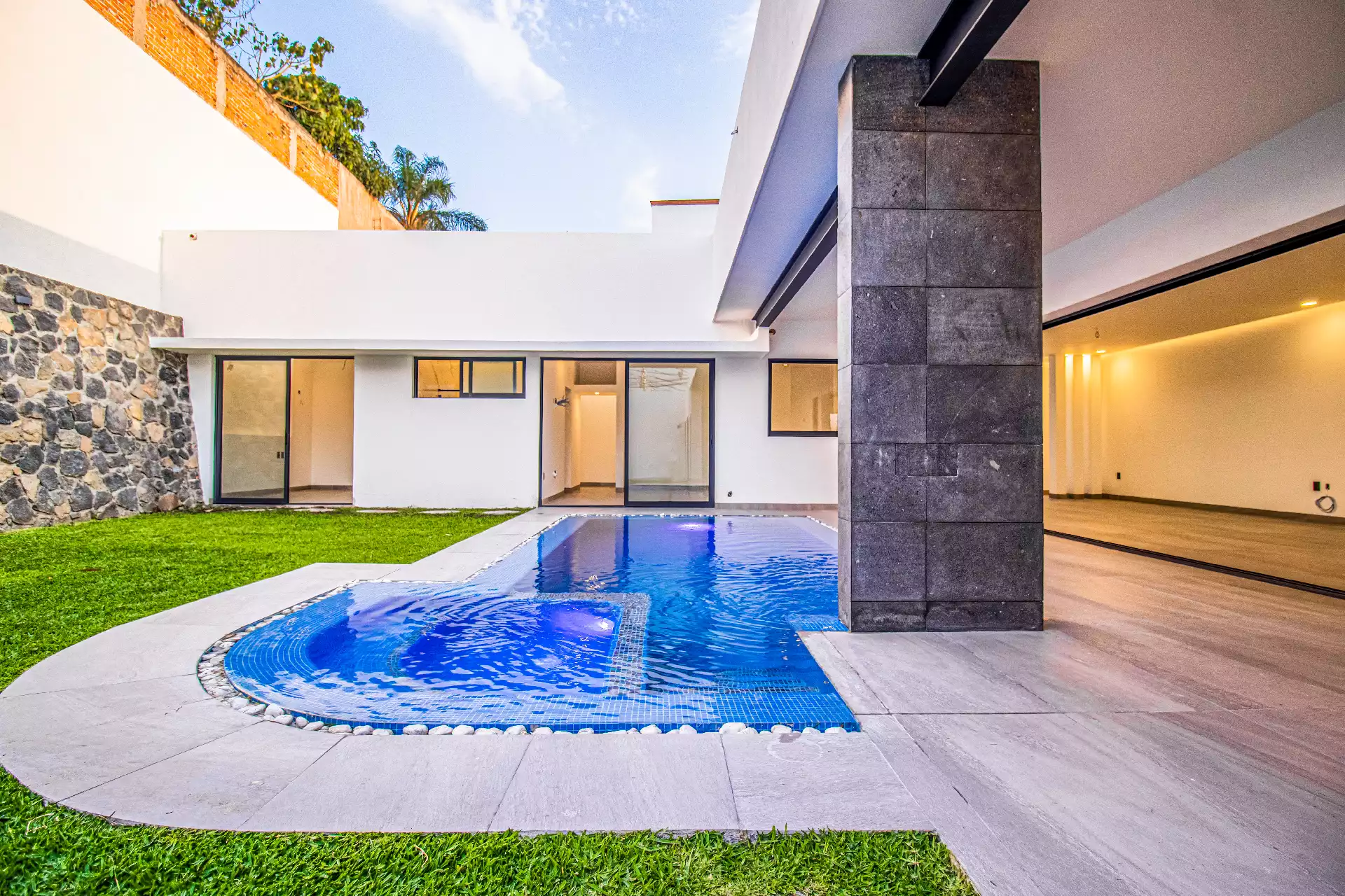 CASA FRACCIONAMIENTO BURGOS DE CUERNAVACA , MORELOS 