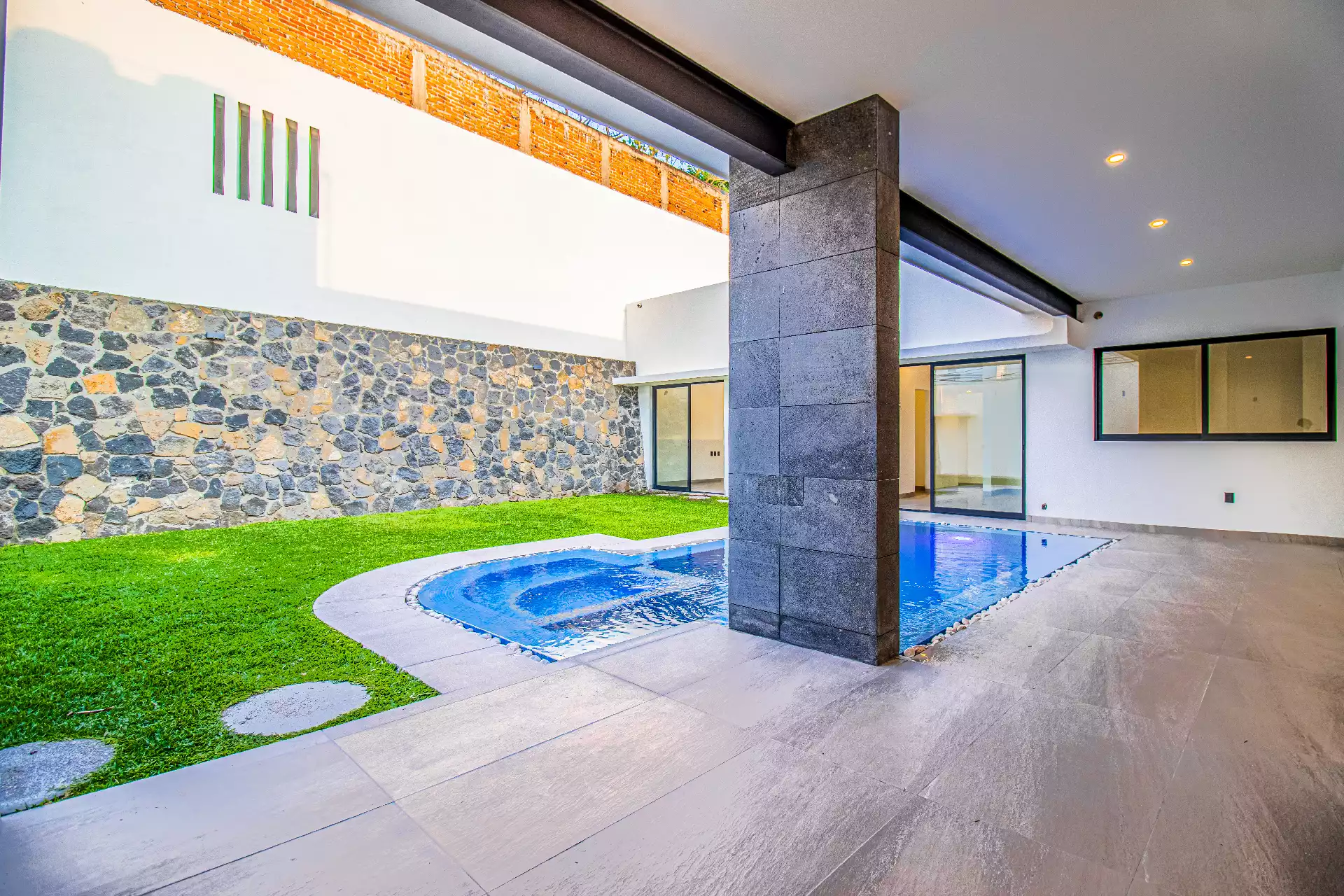 CASA FRACCIONAMIENTO BURGOS DE CUERNAVACA , MORELOS 