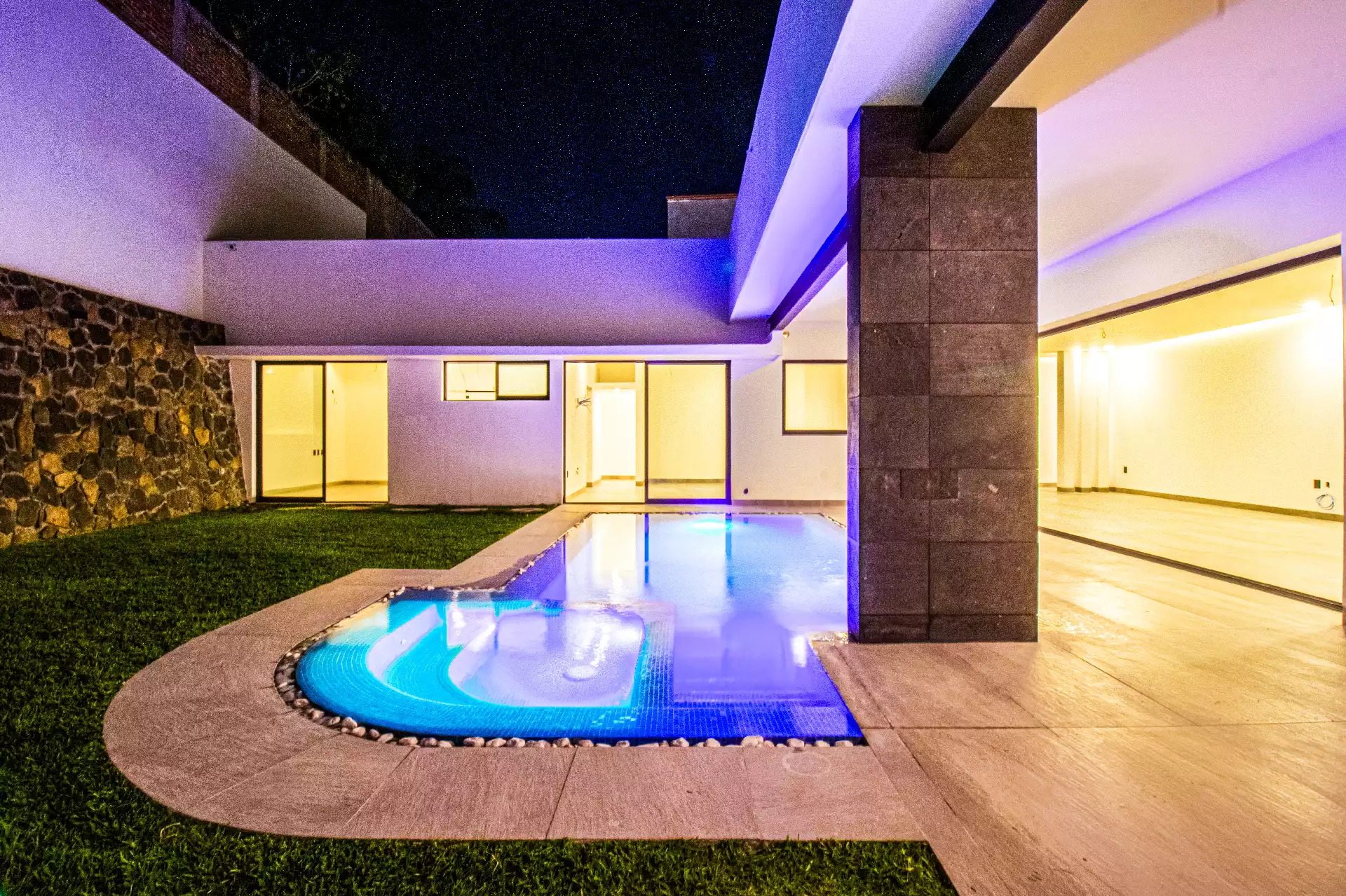 CASA FRACCIONAMIENTO BURGOS DE CUERNAVACA , MORELOS 