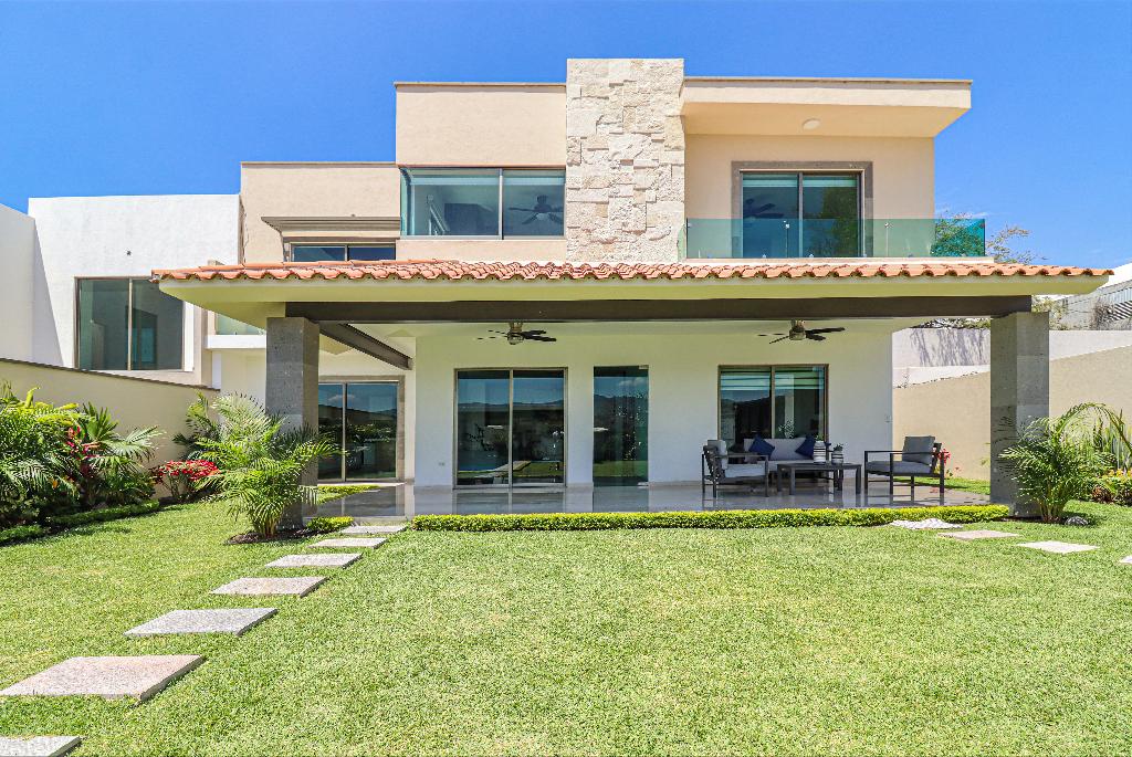 VENTA CASA NUEVA AL SUR DE CUERNAVACA, MEJOR CLIMA DE MORELOS 