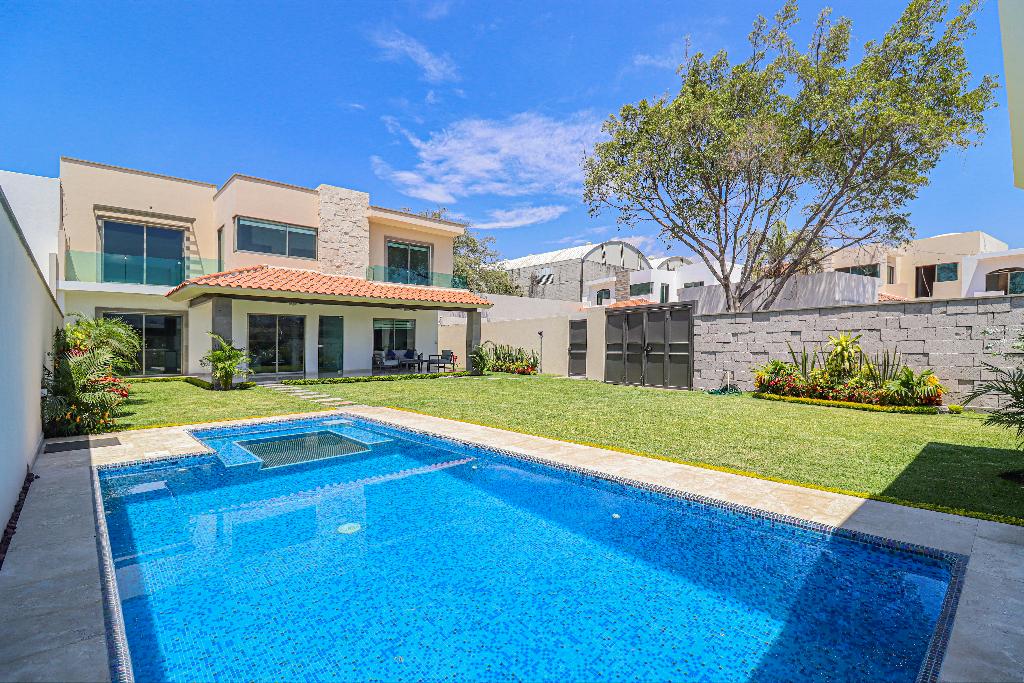 VENTA CASA NUEVA AL SUR DE CUERNAVACA, MEJOR CLIMA DE MORELOS 