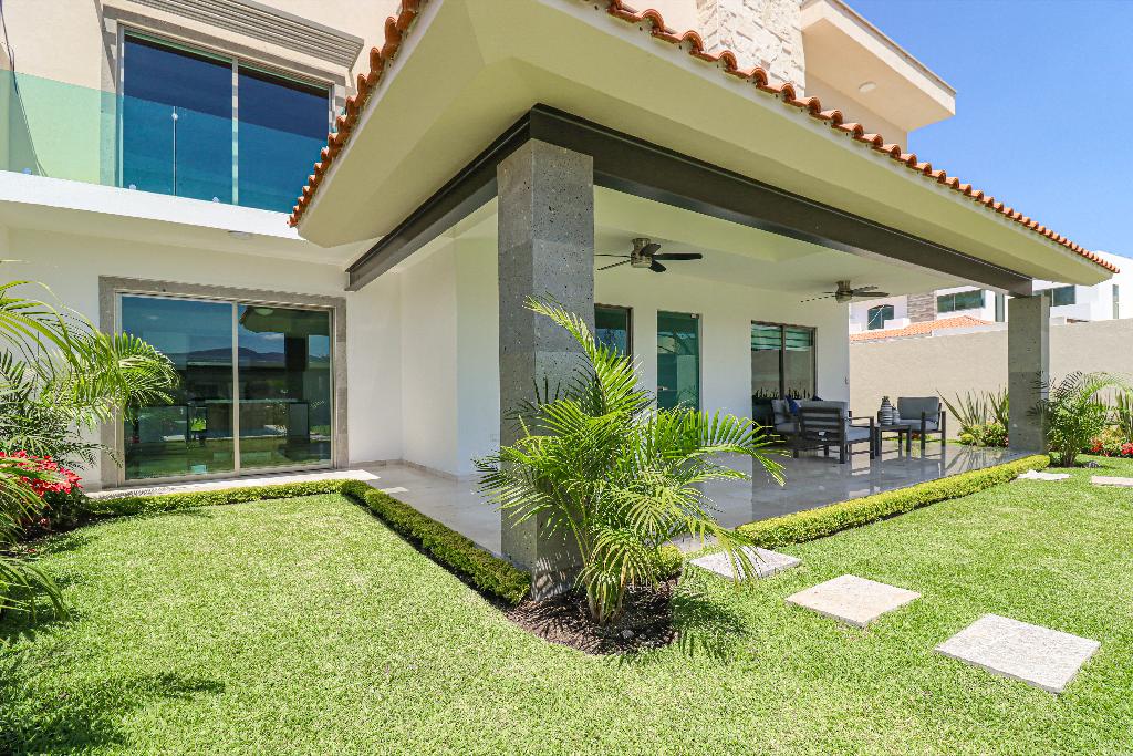 VENTA CASA NUEVA AL SUR DE CUERNAVACA, MEJOR CLIMA DE MORELOS 