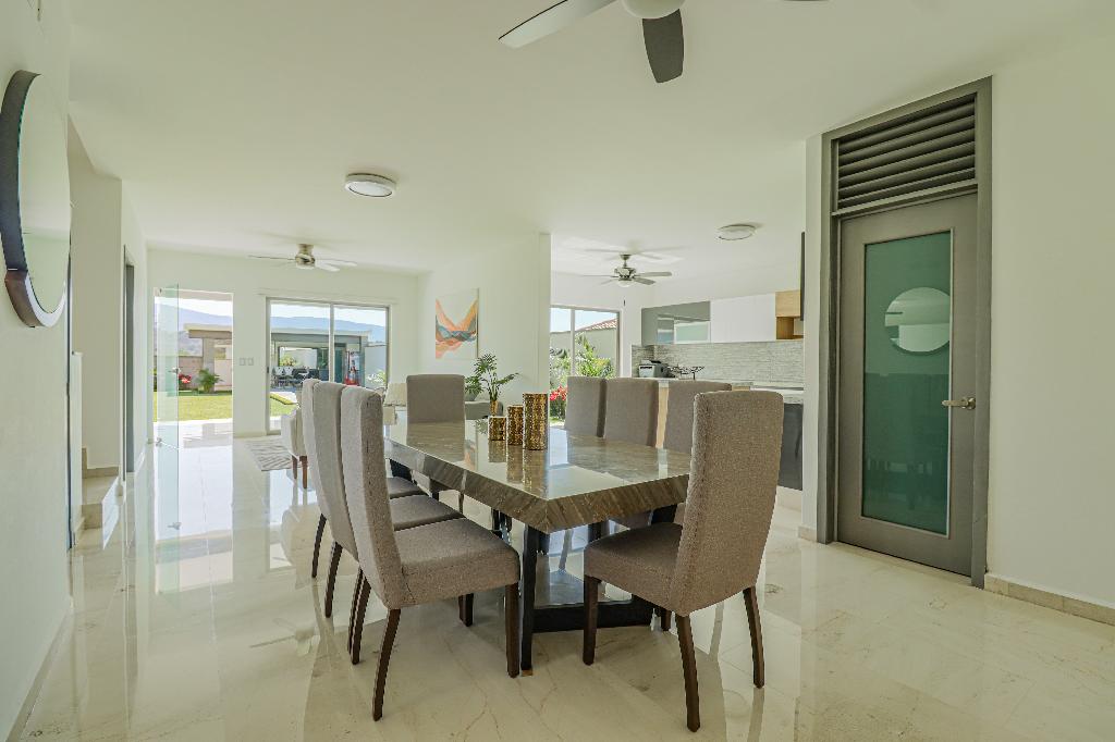 VENTA CASA NUEVA AL SUR DE CUERNAVACA, MEJOR CLIMA DE MORELOS 