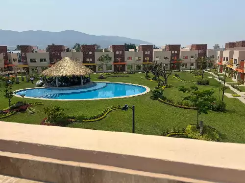 CASA EN CONDOMINIO AL SUR DE CUERNAVACA  A 10 MINUTOS DE LA AUTOPISTA MEXICO ACAPULCO 