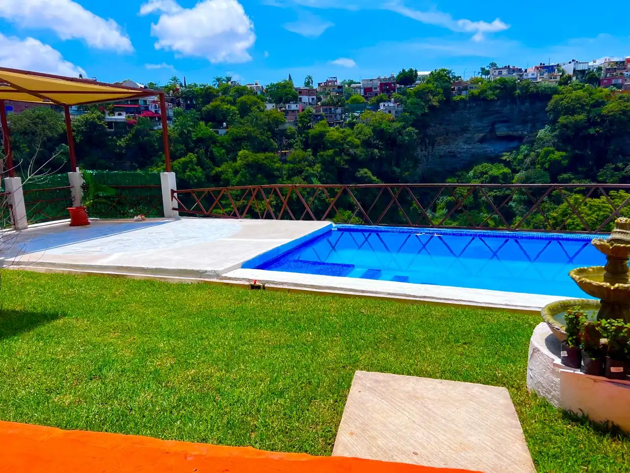 CASA EN CUERNAVACA, MORELOS