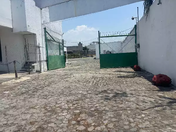 TERENO EN RENTA AV PASEO CUAHUNAHUAC, JIUTEPEC MORELOS