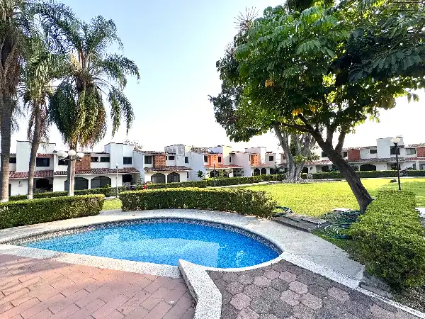 Preciosa Casa en condominio en Cuernavaca  frente al  Imss