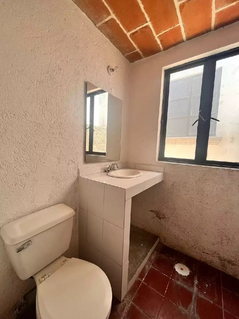 CASA EN VENTA EN LA COLONIA MIRAVAL