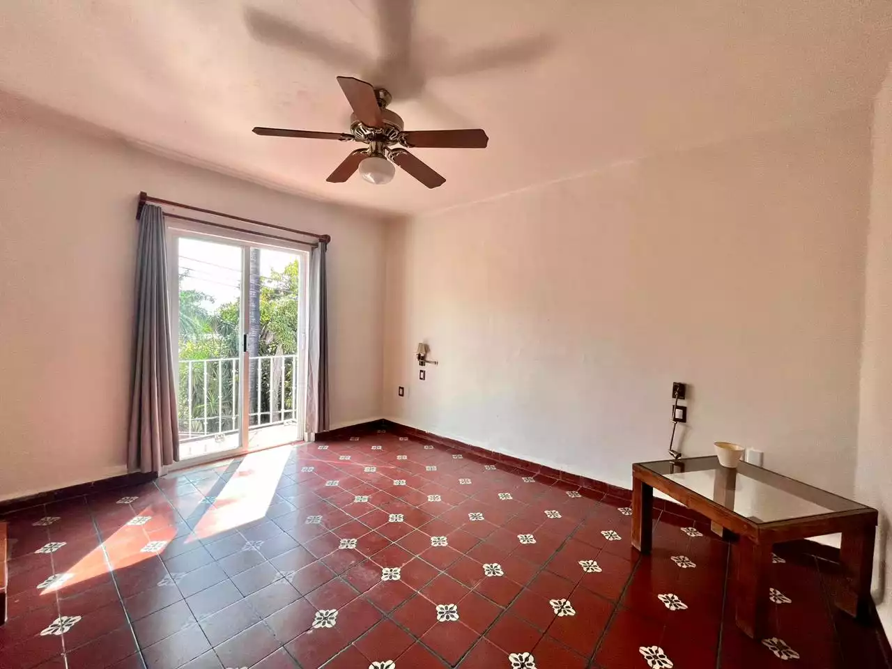 CASA EN VENTA EN LA COLONIA MIRAVAL