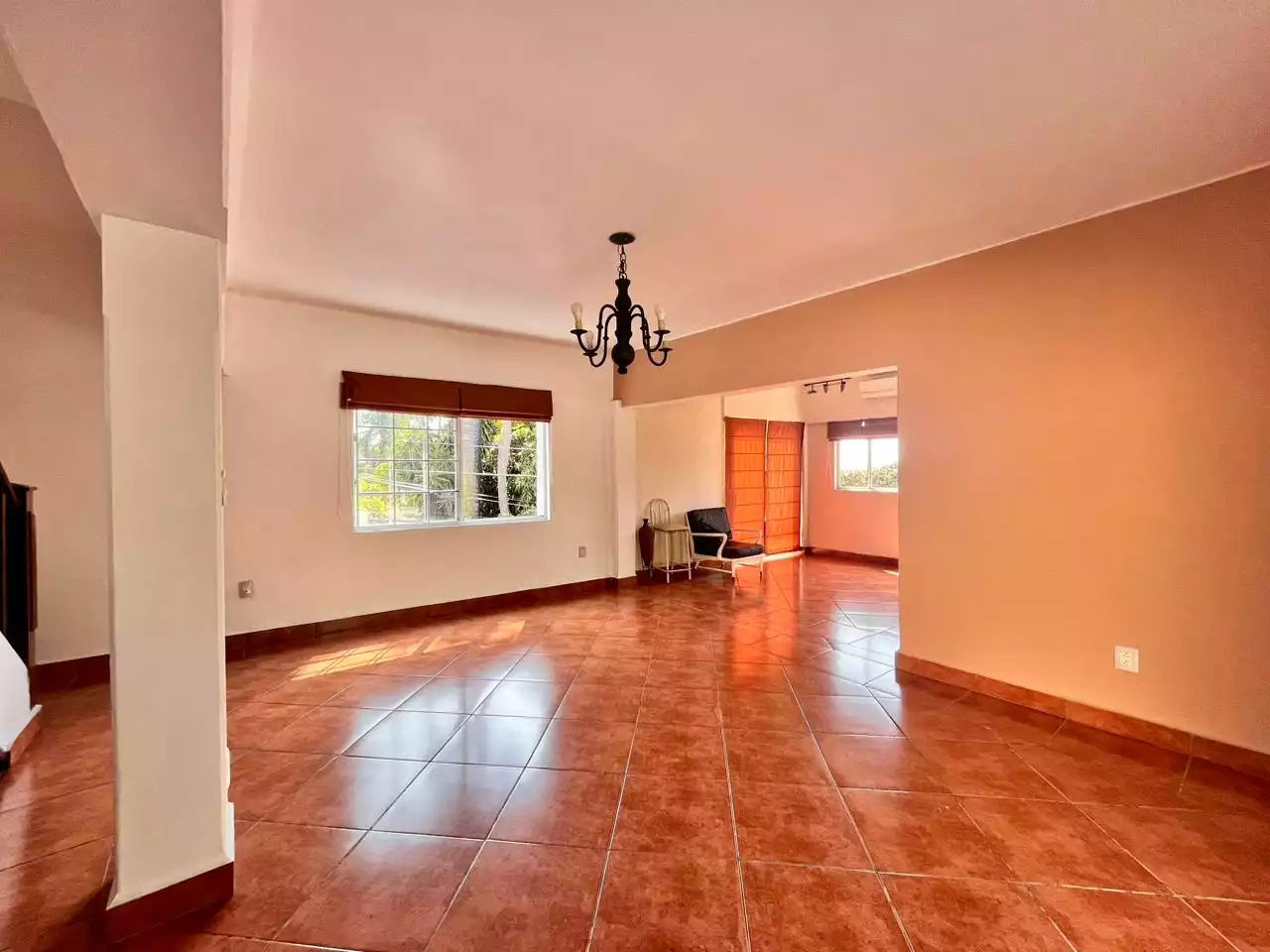 CASA EN VENTA EN LA COLONIA MIRAVAL