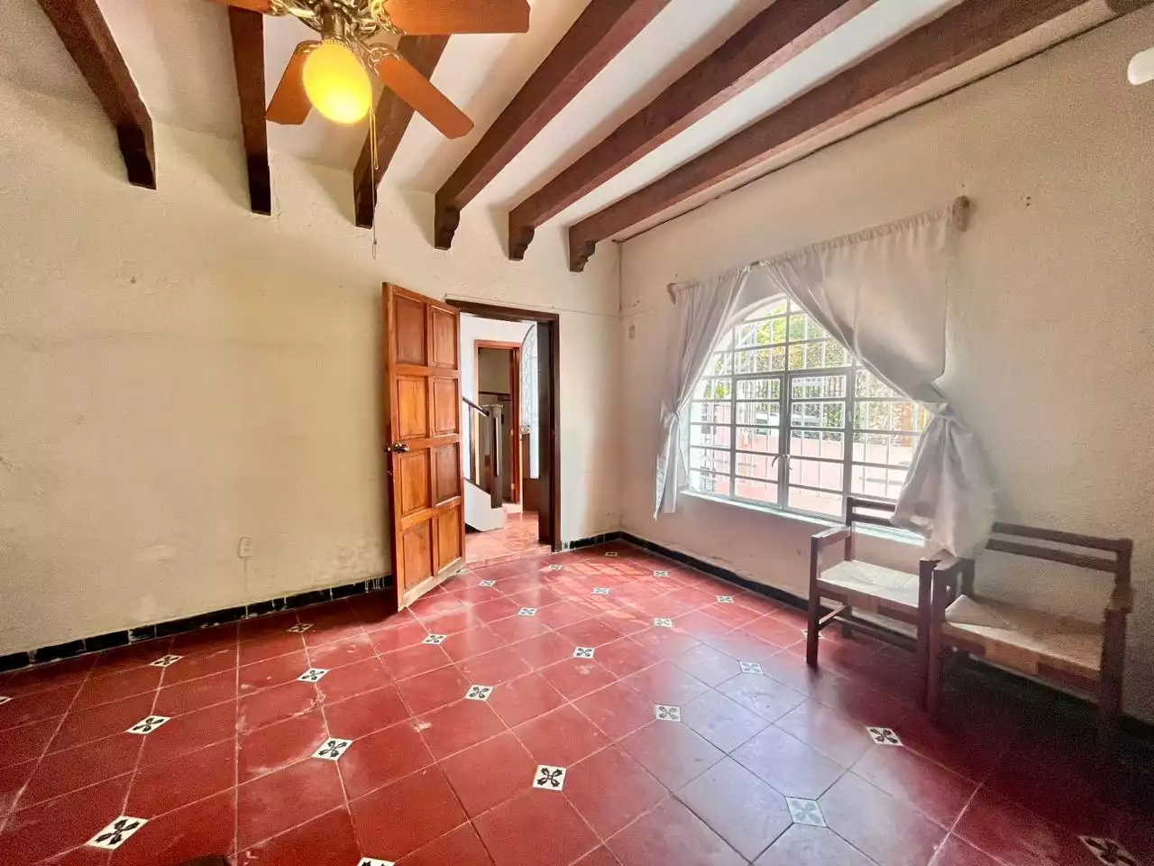 CASA EN VENTA EN LA COLONIA MIRAVAL