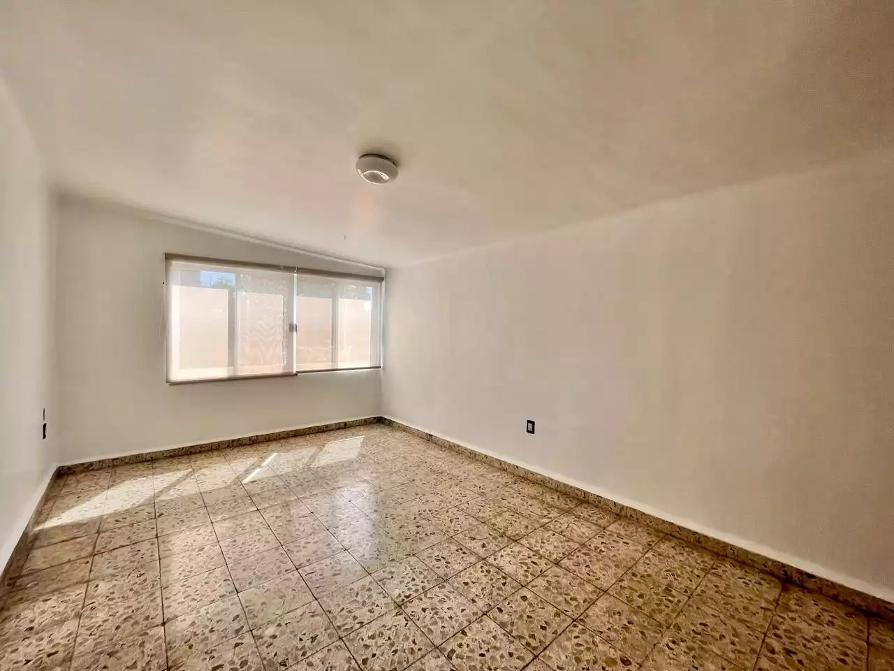 CASA EN VENTA EN LA COLONIA MIRAVAL