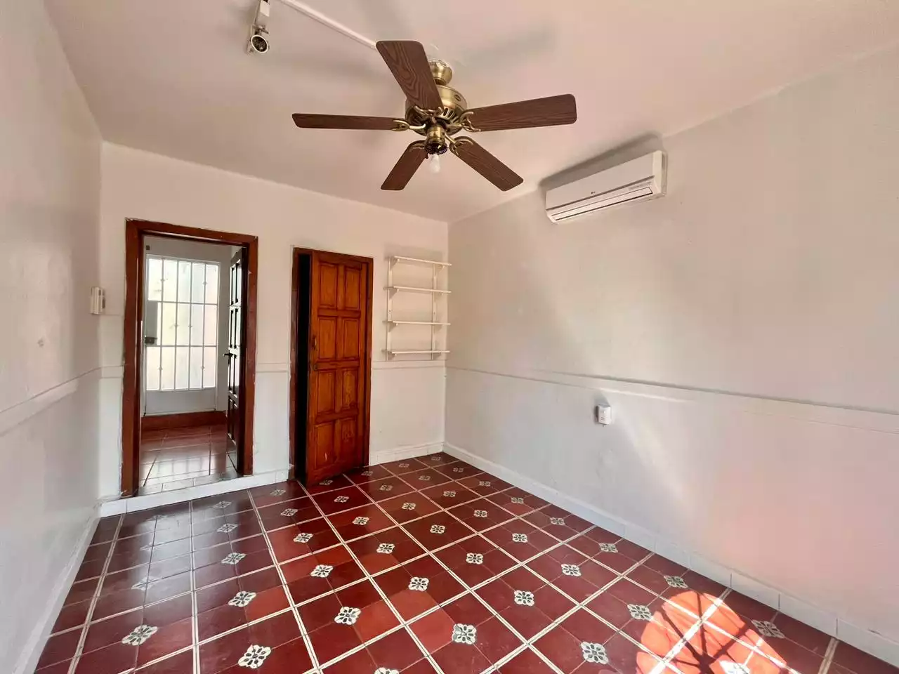 CASA EN VENTA EN LA COLONIA MIRAVAL