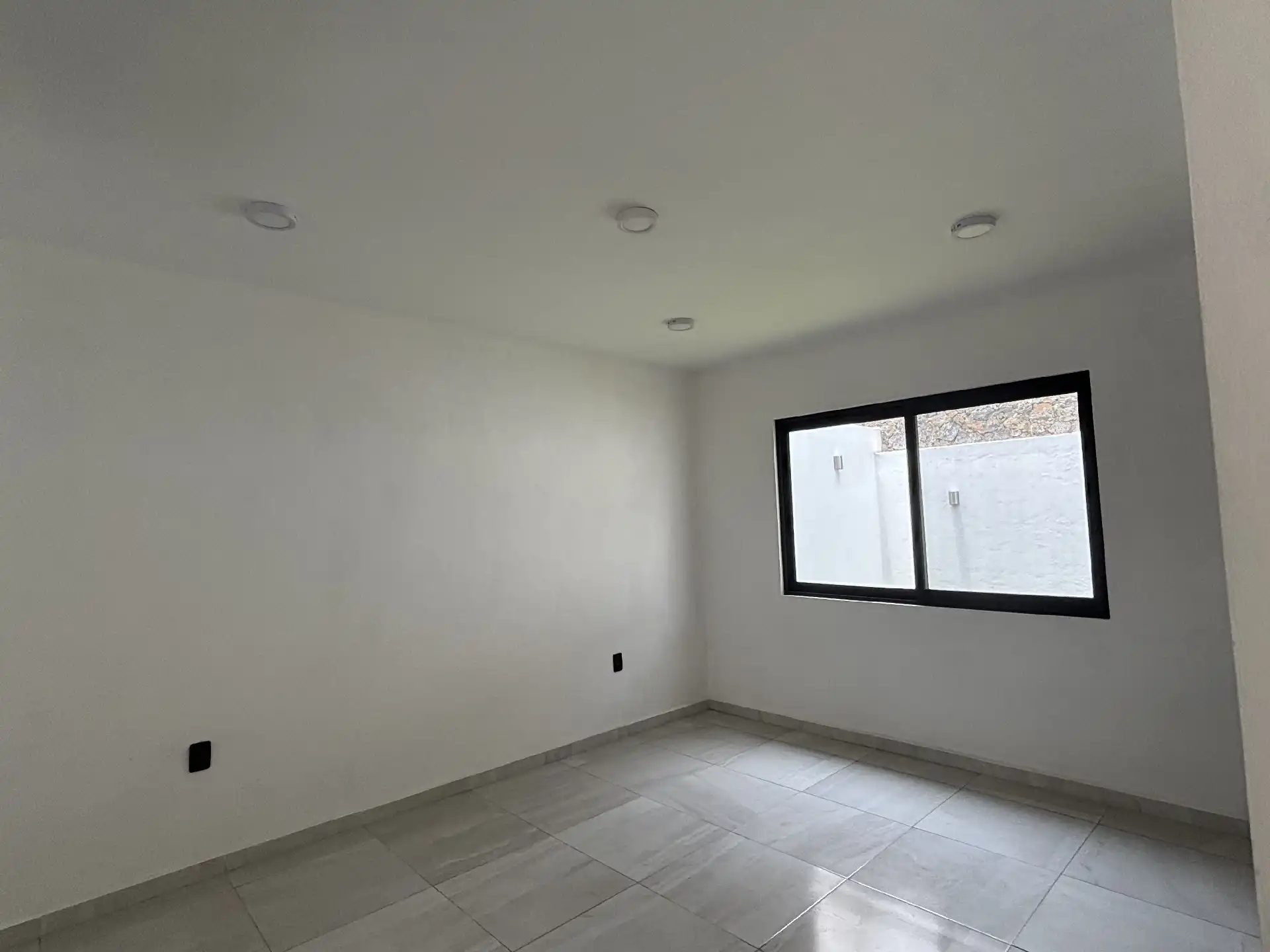 CASA NUEVA  EN PRIVADA