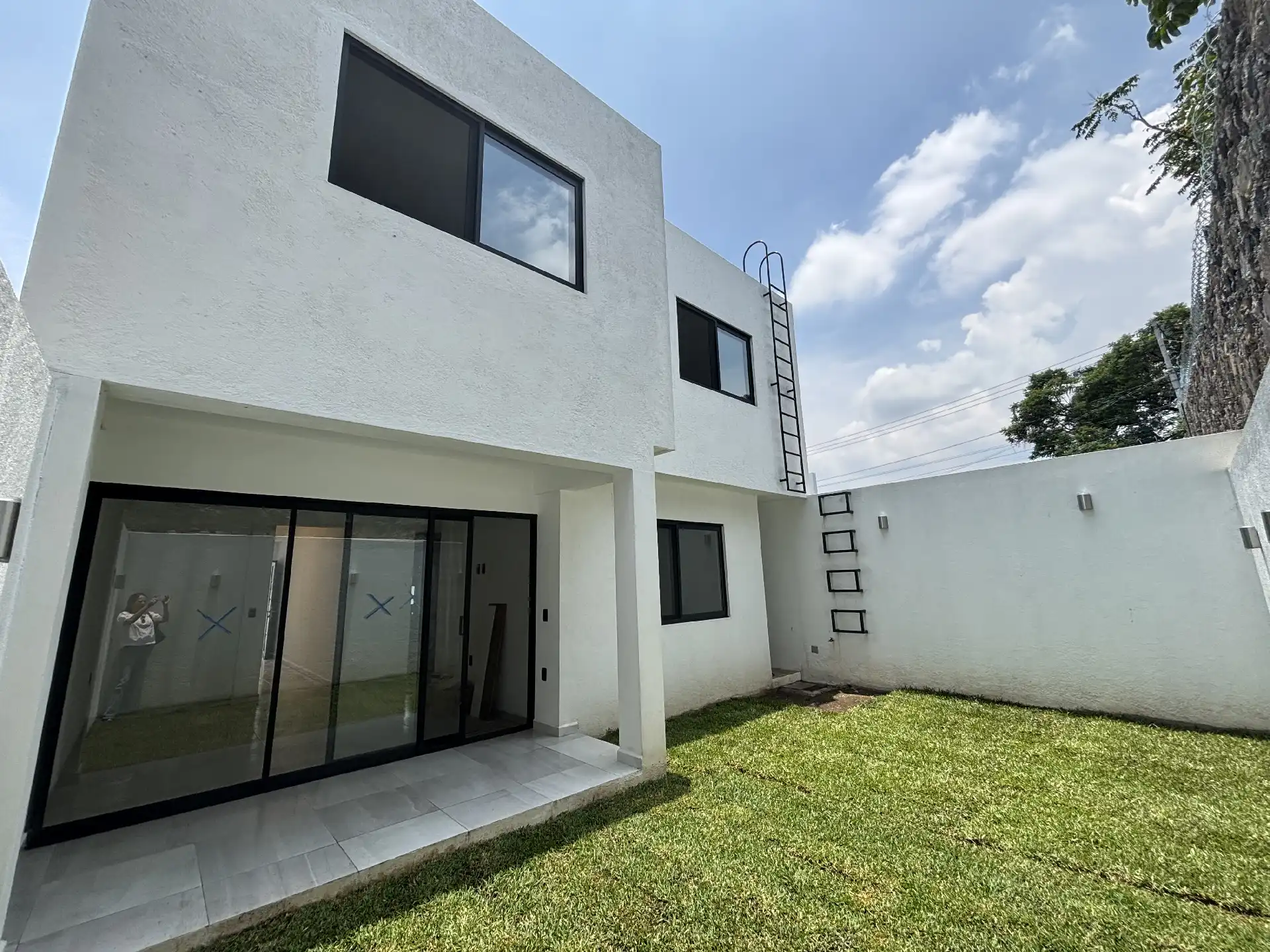 CASA NUEVA  EN PRIVADA