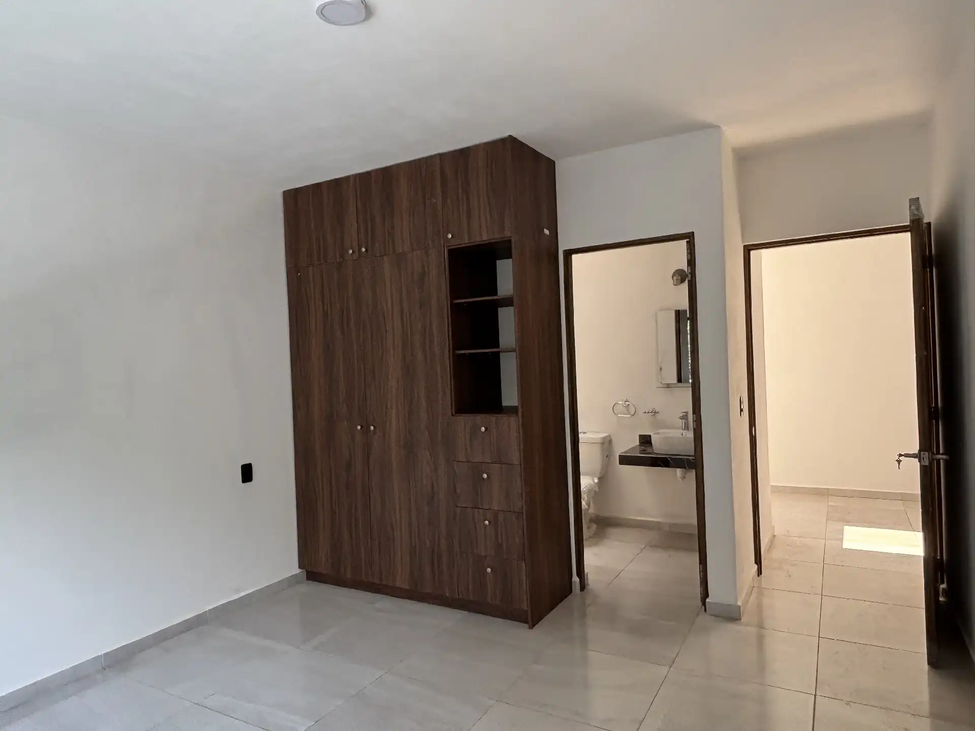 CASA NUEVA  EN PRIVADA