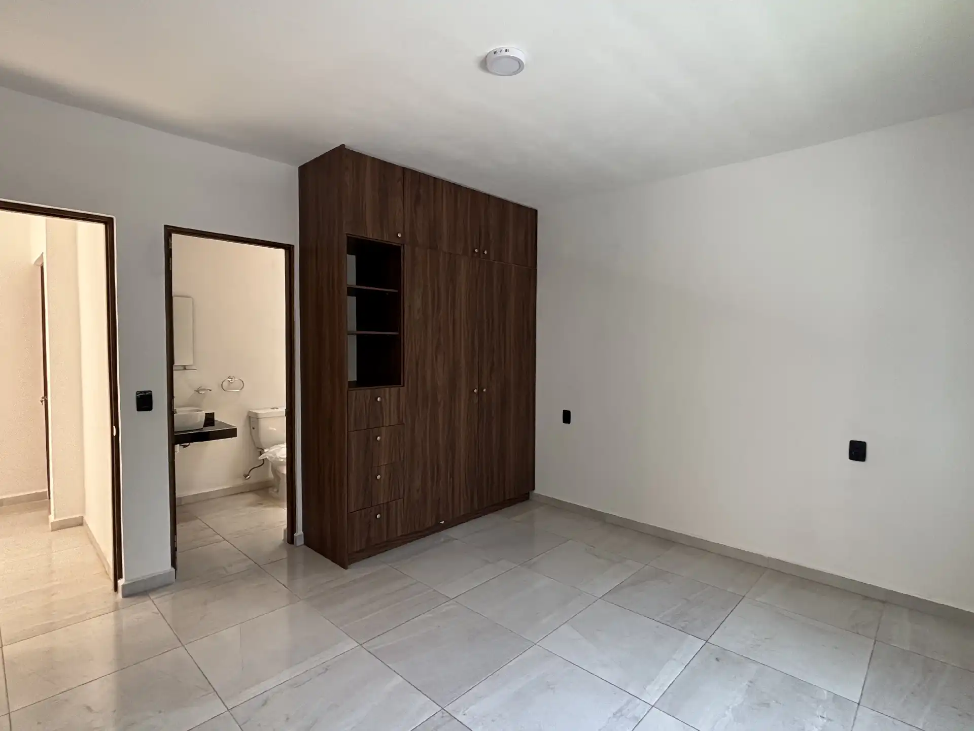 CASA NUEVA  EN PRIVADA