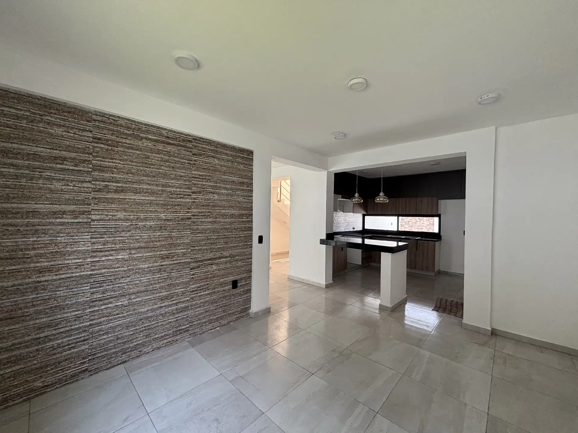 CASA NUEVA  EN PRIVADA