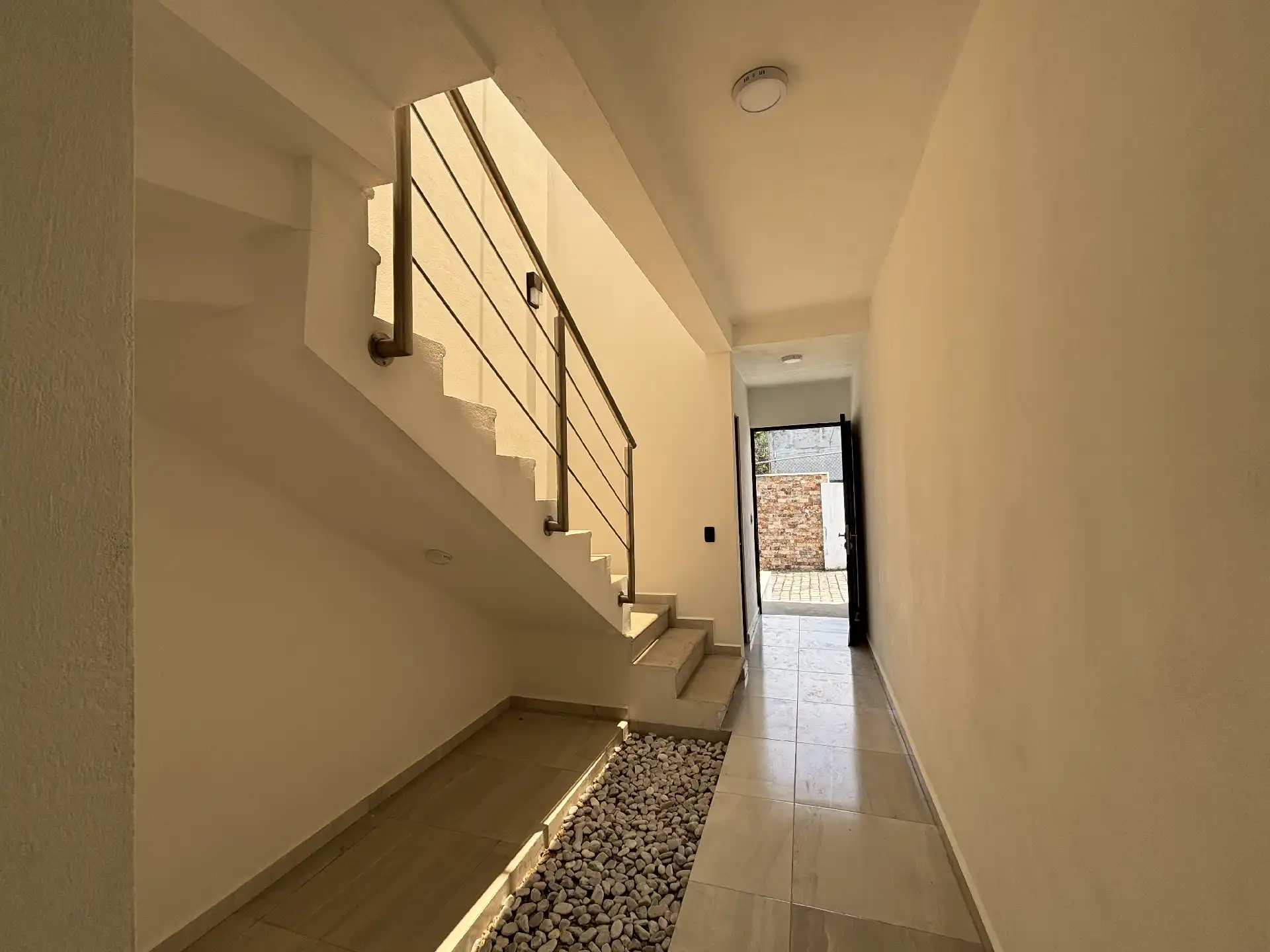 CASA NUEVA  EN PRIVADA