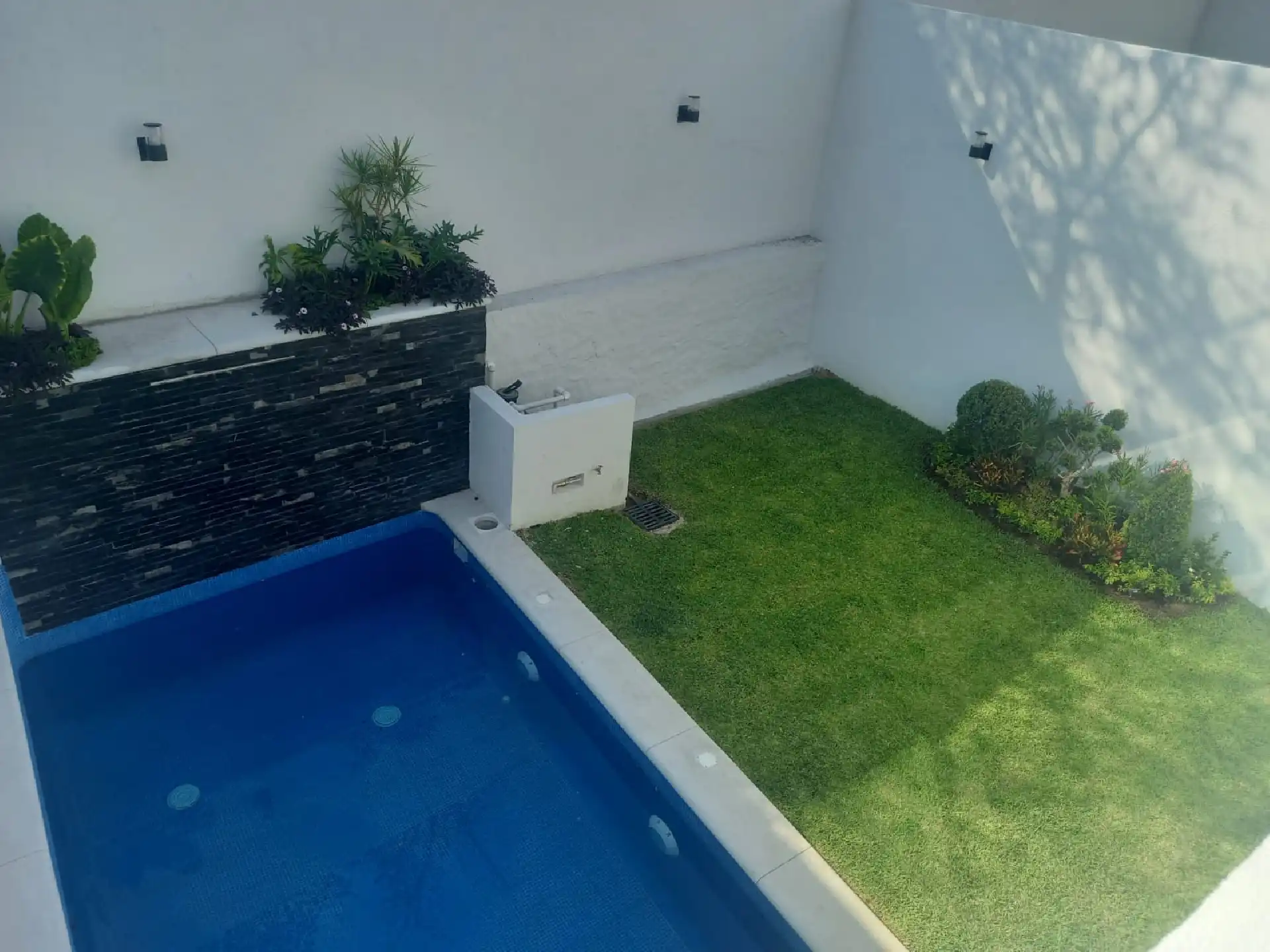 CASA SOLA CON ACCESO CONTROLADO
