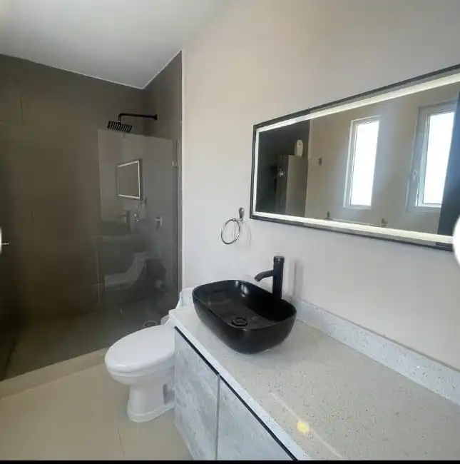 CASA SOLA CON ACCESO CONTROLADO