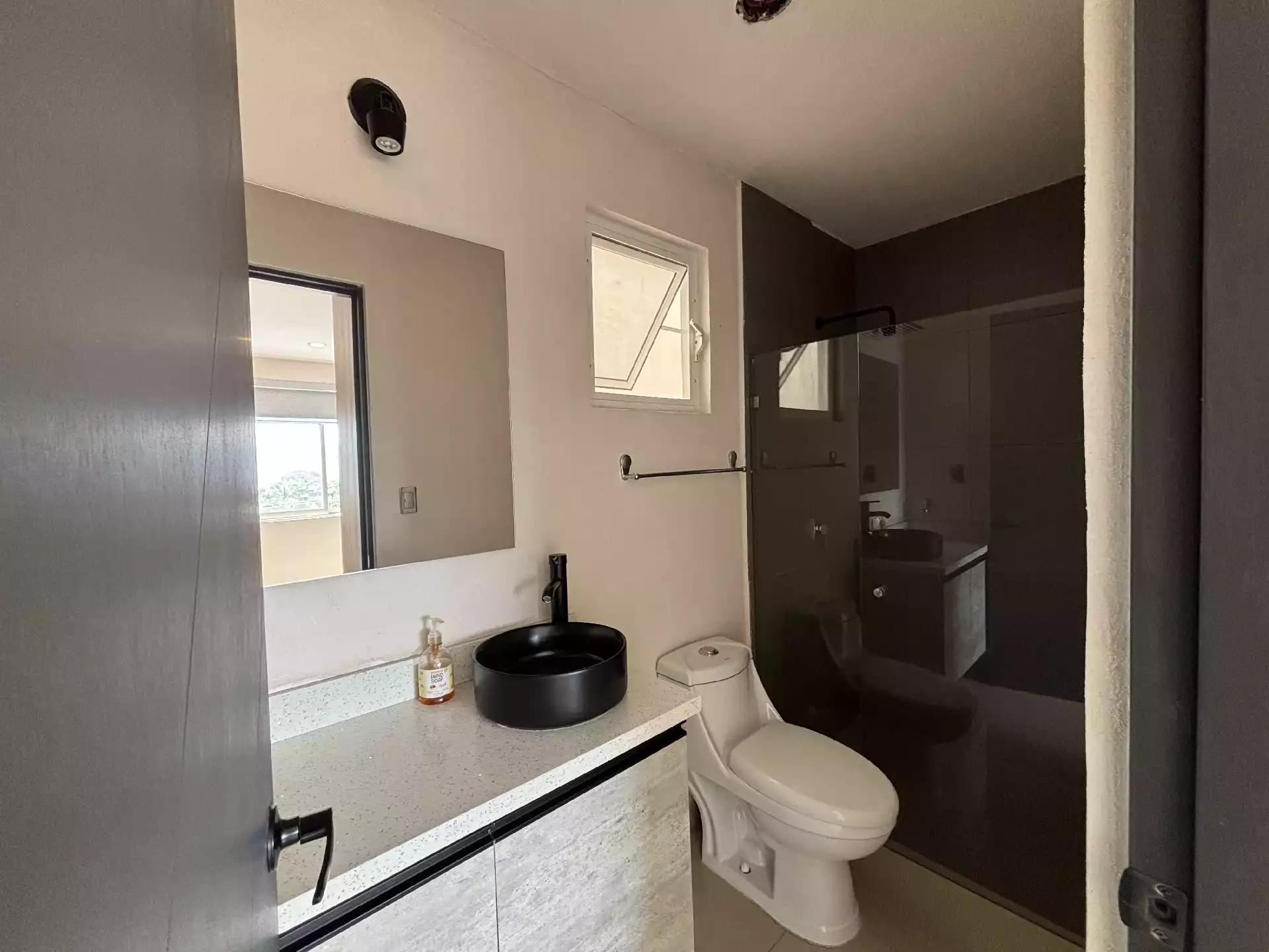 CASA SOLA CON ACCESO CONTROLADO
