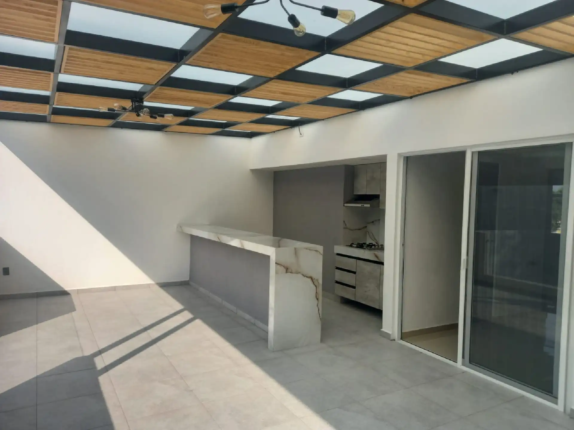 CASA SOLA CON ACCESO CONTROLADO