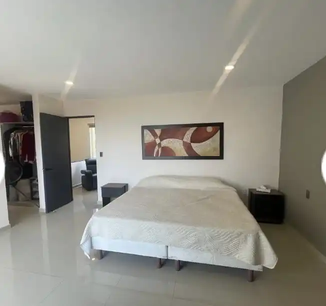 CASA SOLA CON ACCESO CONTROLADO