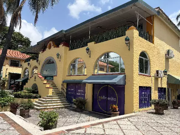 LOCAL EN VENTA EN PLAZA ESMERALDA 