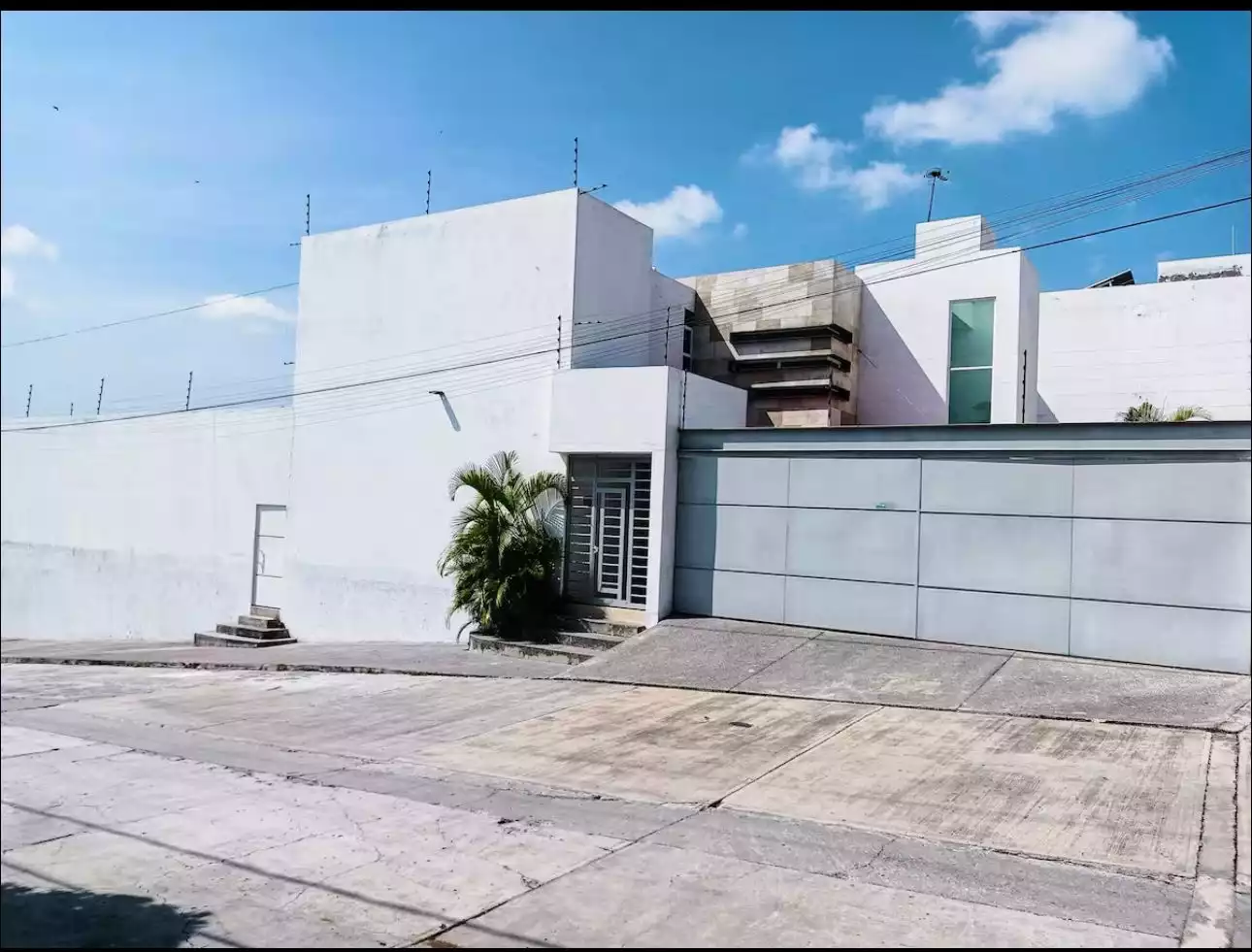 CASA EN VENTA Y EN RENTA AMUEBLADA EN FRACCIONAMIENTO