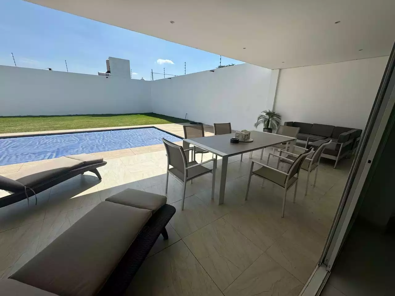 CASA EN VENTA Y EN RENTA AMUEBLADA EN FRACCIONAMIENTO