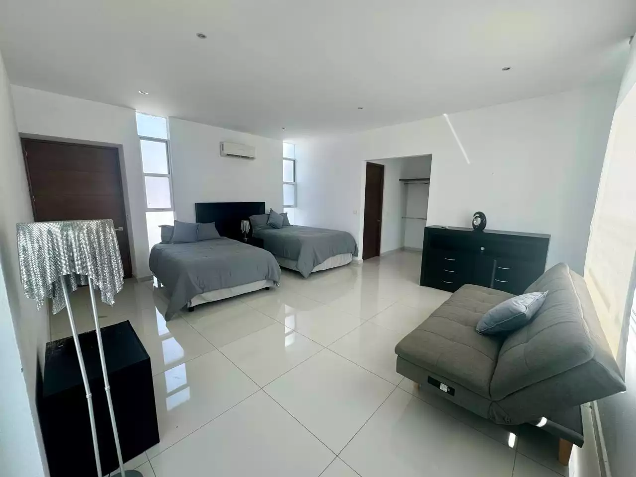 CASA EN VENTA Y EN RENTA AMUEBLADA EN FRACCIONAMIENTO