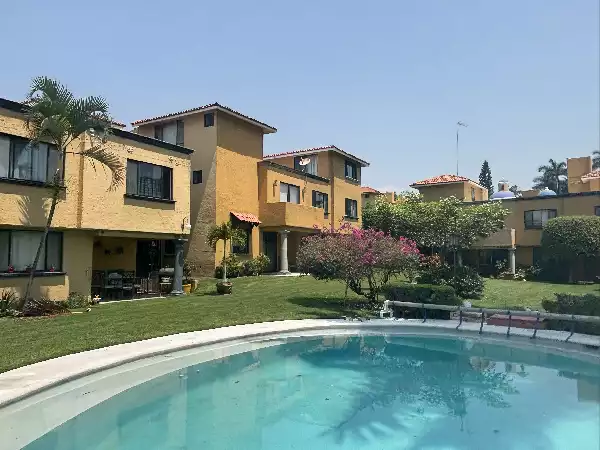 CASA AMUEBLADA EN RENTA EN AGRADABLE CONDOMINIO