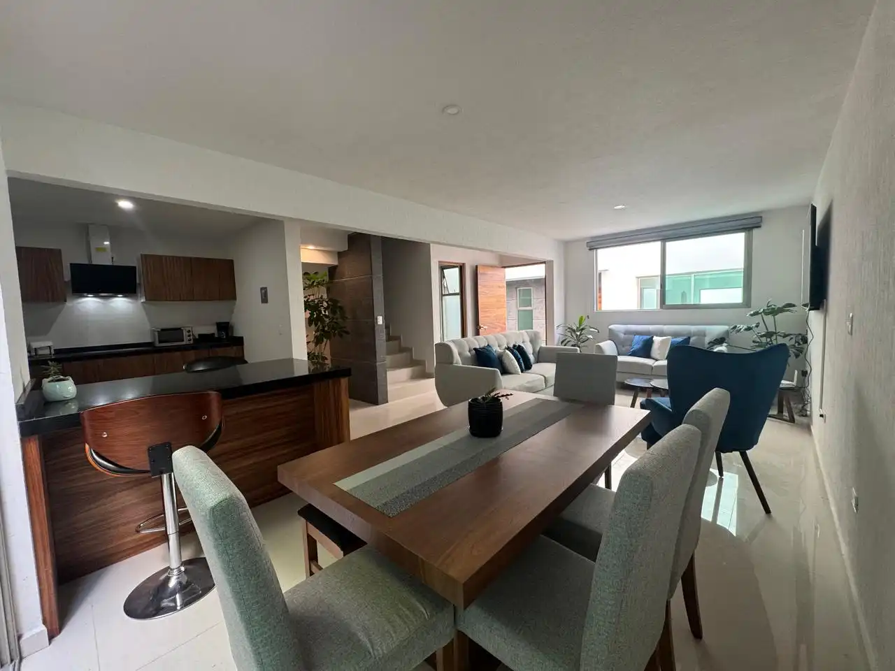 Casa en venta condominio de 10 casas alberca, 4 habitaciones, 3.5 baños en Lomas Trujillo