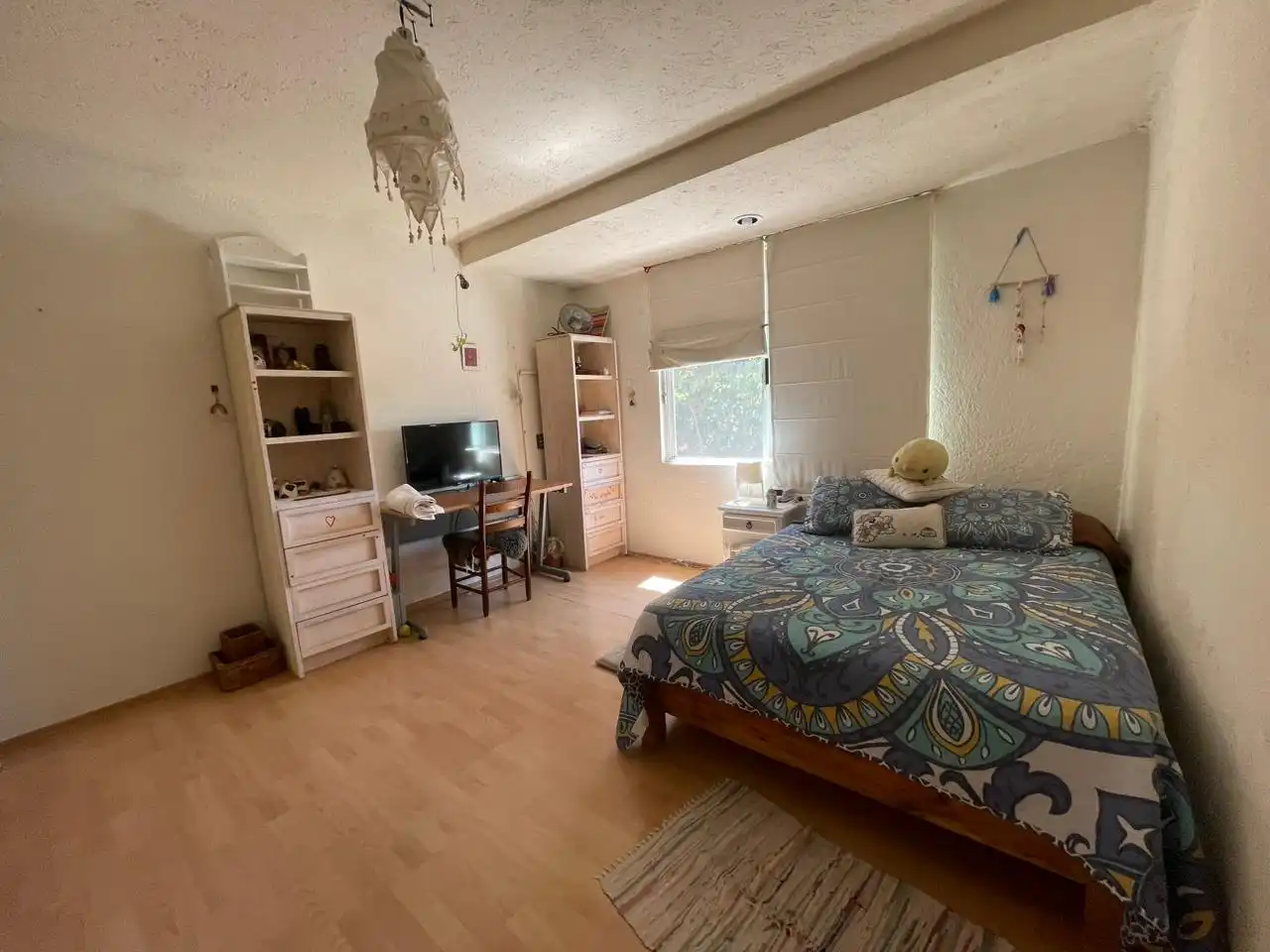 Bonita casa en Lomas de Cortés, condominio portón eléctrico, 3 recamaras, 3.5 baños