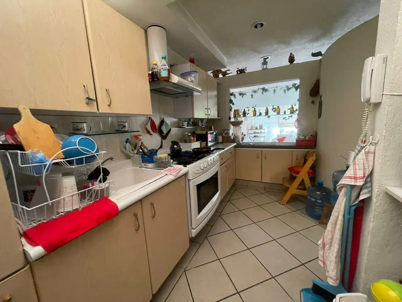 Bonita casa en Lomas de Cortés, condominio portón eléctrico, 3 recamaras, 3.5 baños