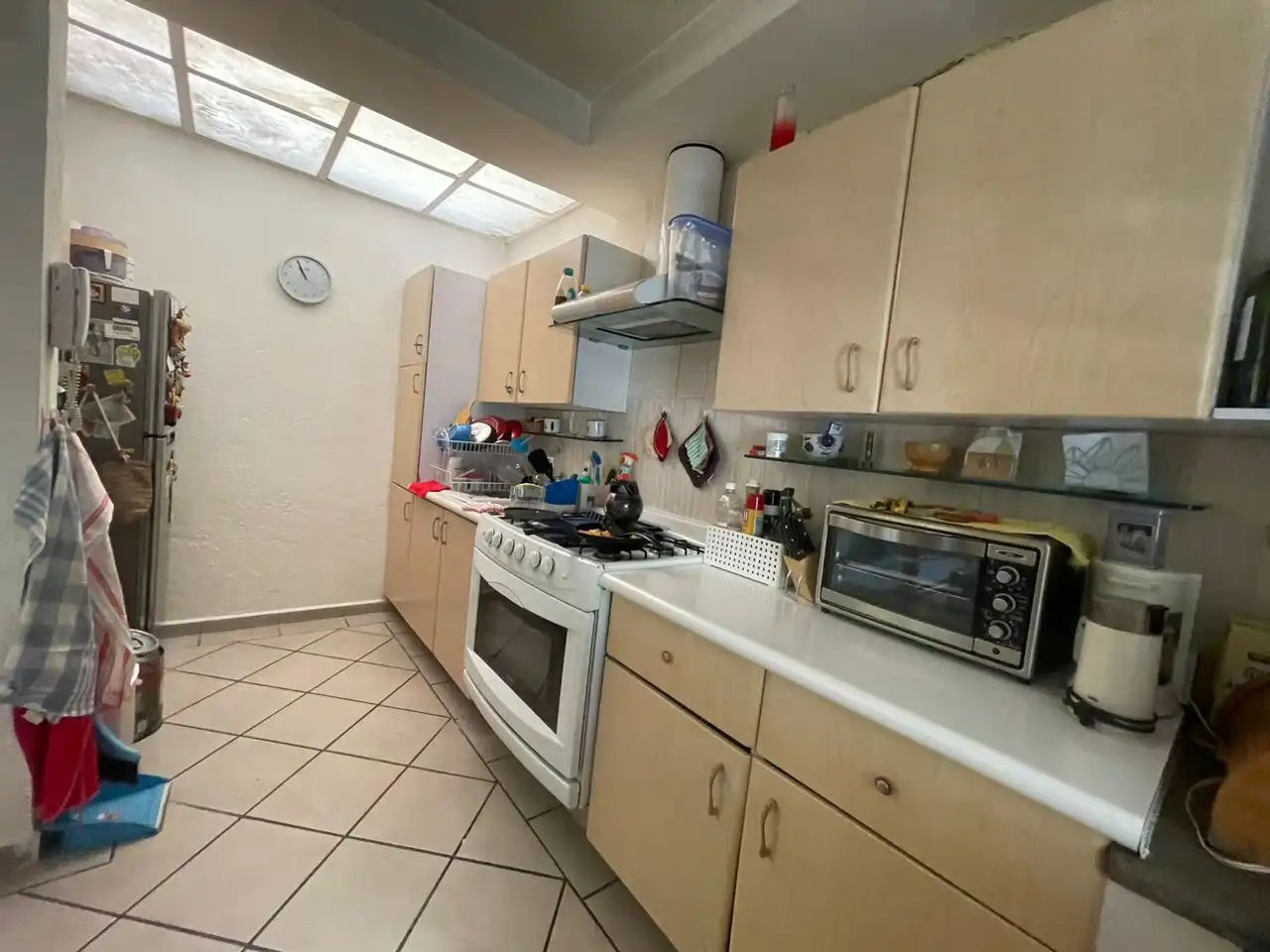 Bonita casa en Lomas de Cortés, condominio portón eléctrico, 3 recamaras, 3.5 baños