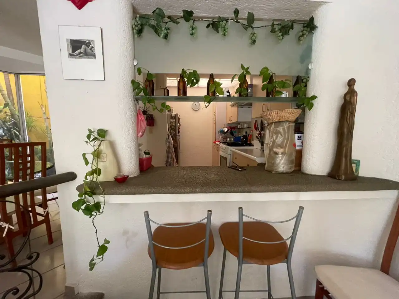 Bonita casa en Lomas de Cortés, condominio portón eléctrico, 3 recamaras, 3.5 baños