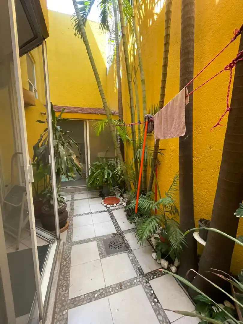 Bonita casa en Lomas de Cortés, condominio portón eléctrico, 3 recamaras, 3.5 baños