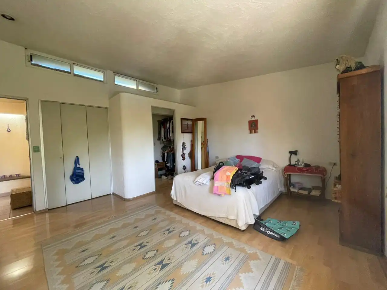 Bonita casa en Lomas de Cortés, condominio portón eléctrico, 3 recamaras, 3.5 baños