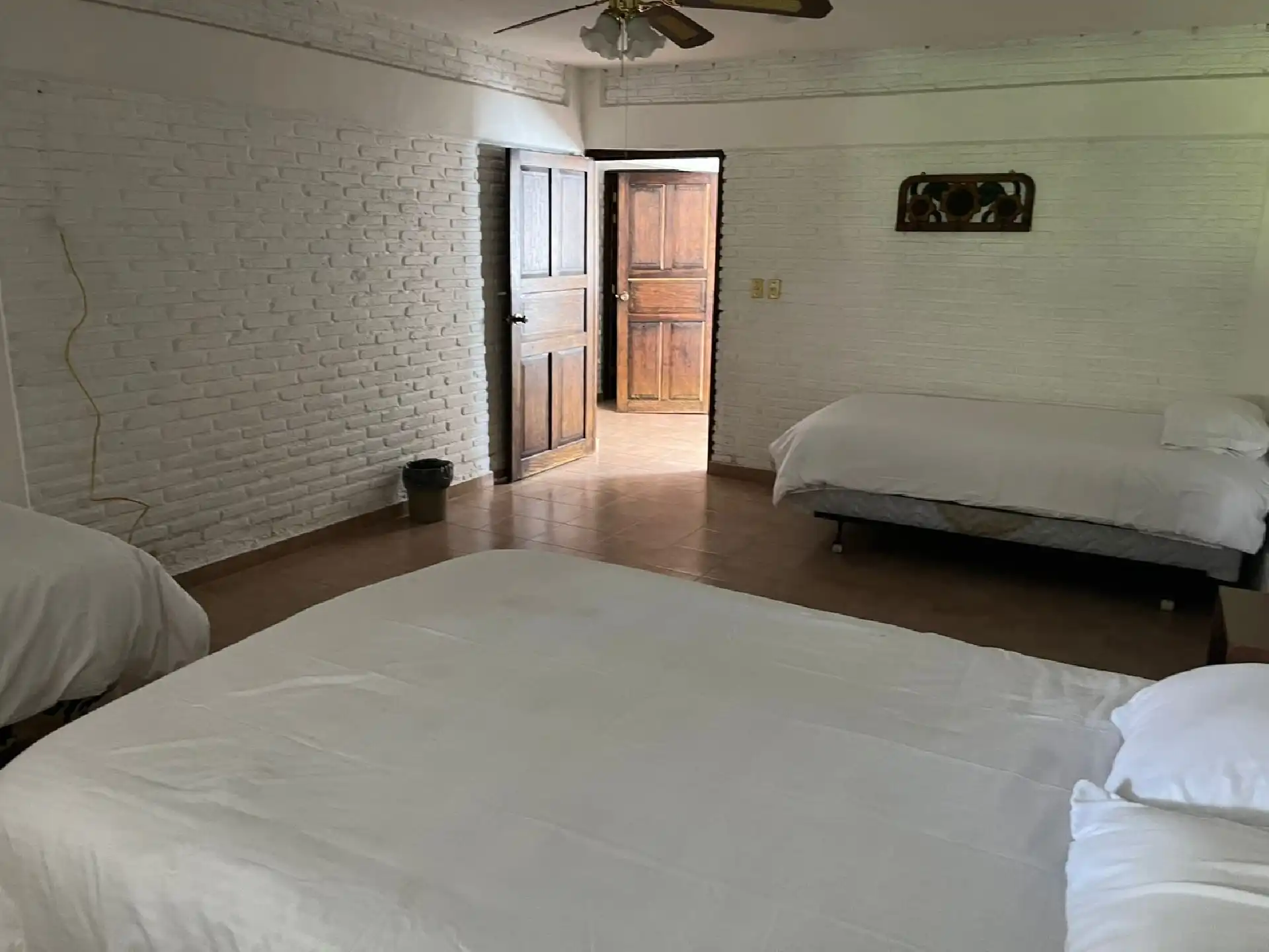 Confortable y Excelente casa en Mazatepec, Morelos, un solo nivel, 5 recamaras, 3 baños, alberca